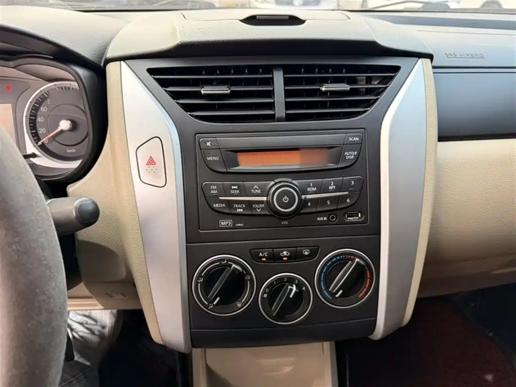 Venucia R50 2015 2014 1.6L Automatic Exciting Edition