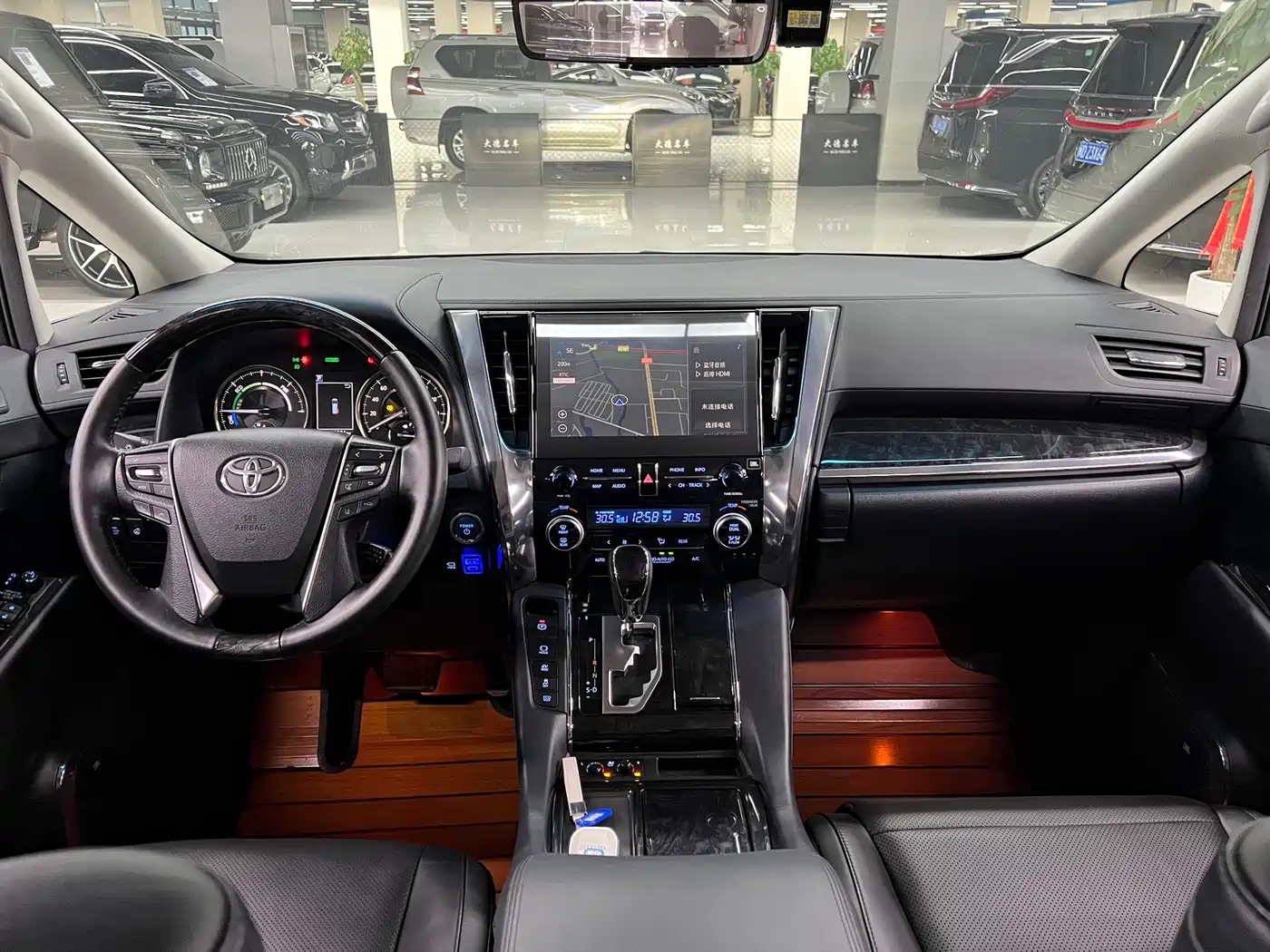 Toyota Vellfire 2021 Crown Hybrid 2.5L HV Luxury Edition фото 15