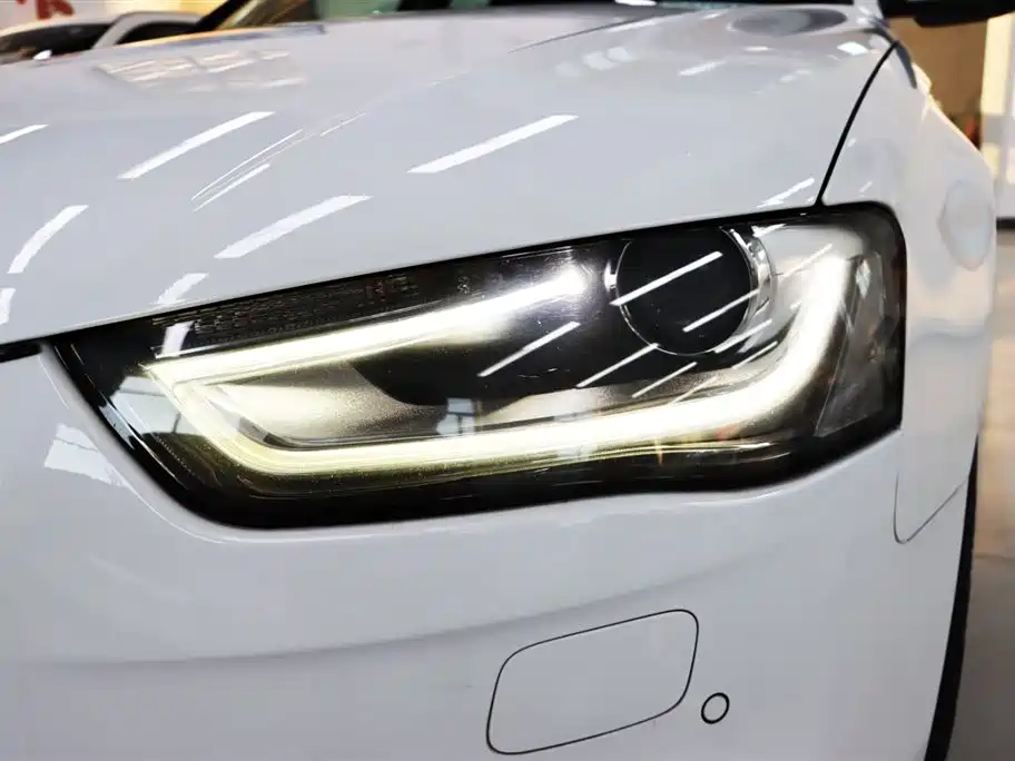 Audi A4L 2013 35 TFSI Automatic Standard фото 20
