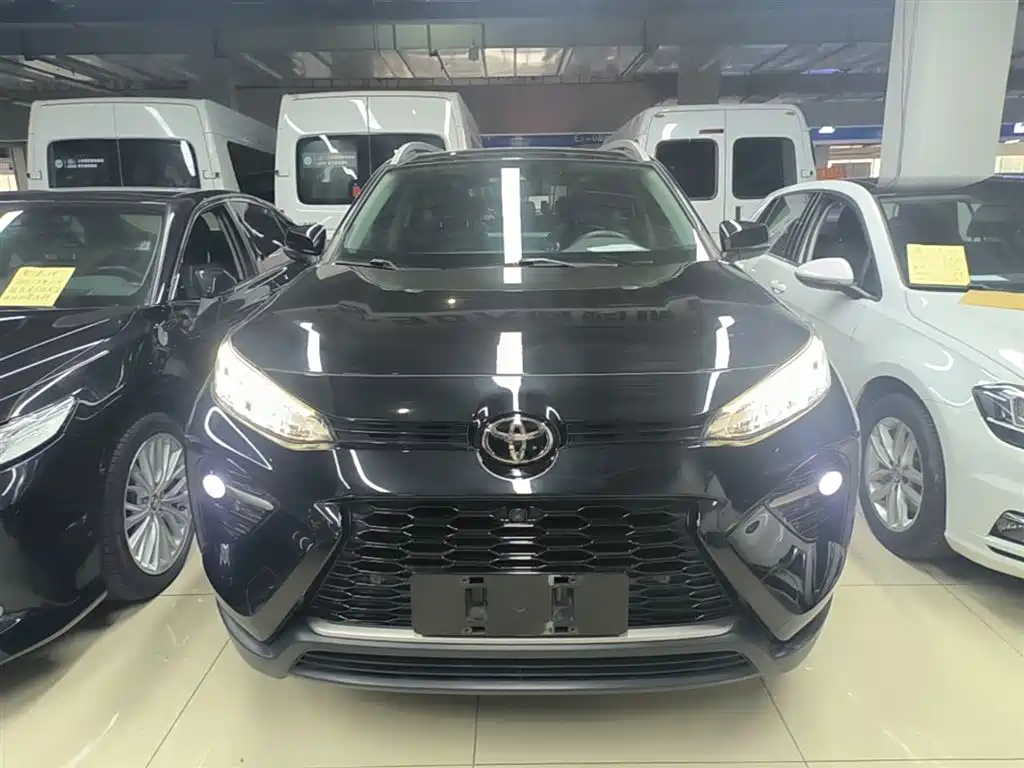 Toyota Wildlander 2022 2.0L CVT FWD Luxury PLUS Edition фото 3