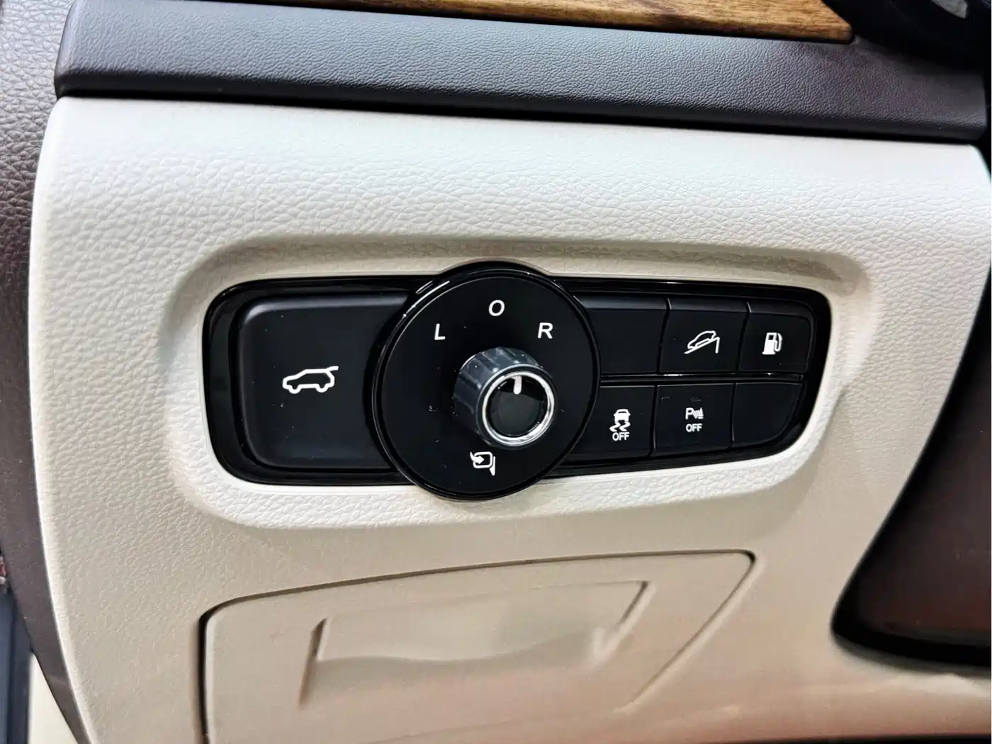 GAC Trumpchi Trumpchi GS8 2017 320T 2WD Luxury Smart Connect (7-seater) фото 13