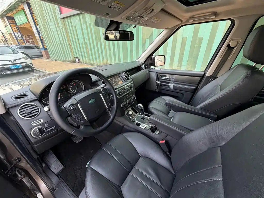 Land Rover Discovery 2012 3.0 SDV6 HSE Diesel фото 3
