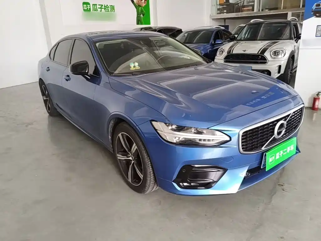 Фото 4 - Volvo S90
