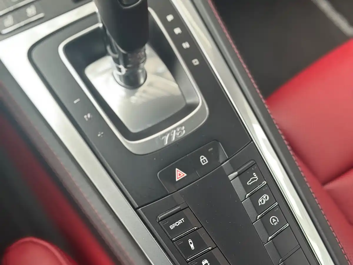 Porsche 718 2018 Cayman 2.0T фото 8