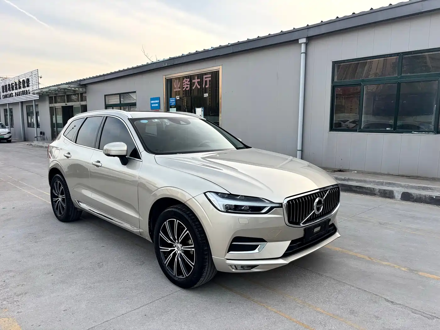VOLVO XC60