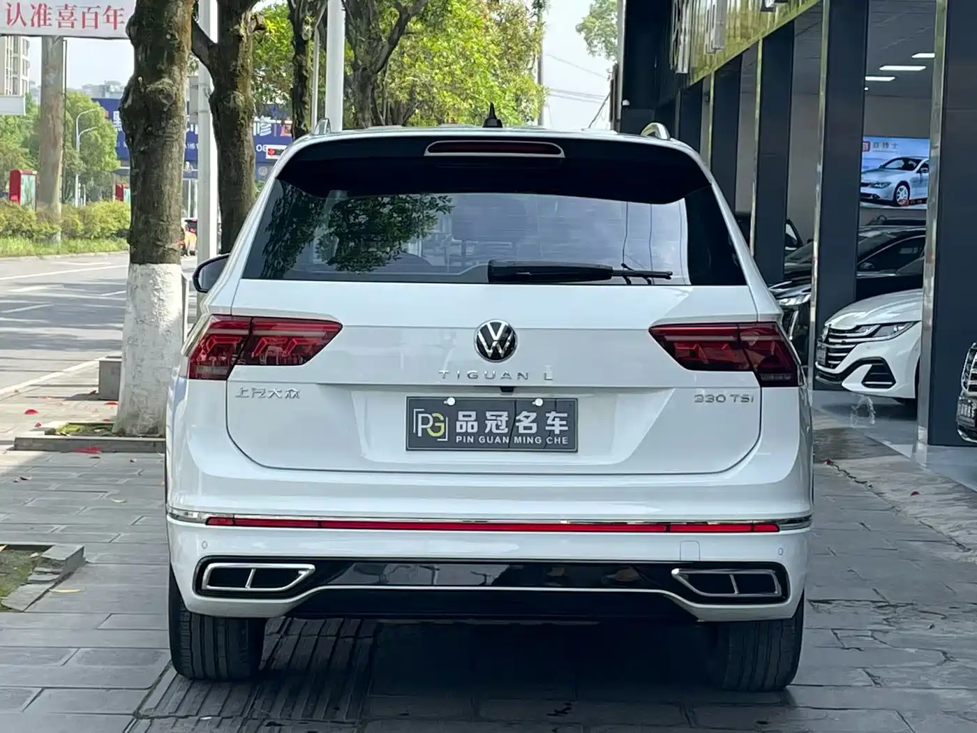 Volkswagen Tiguan L 2023 Facelift 330TSI Auto FWD R-Line Premium фото 8
