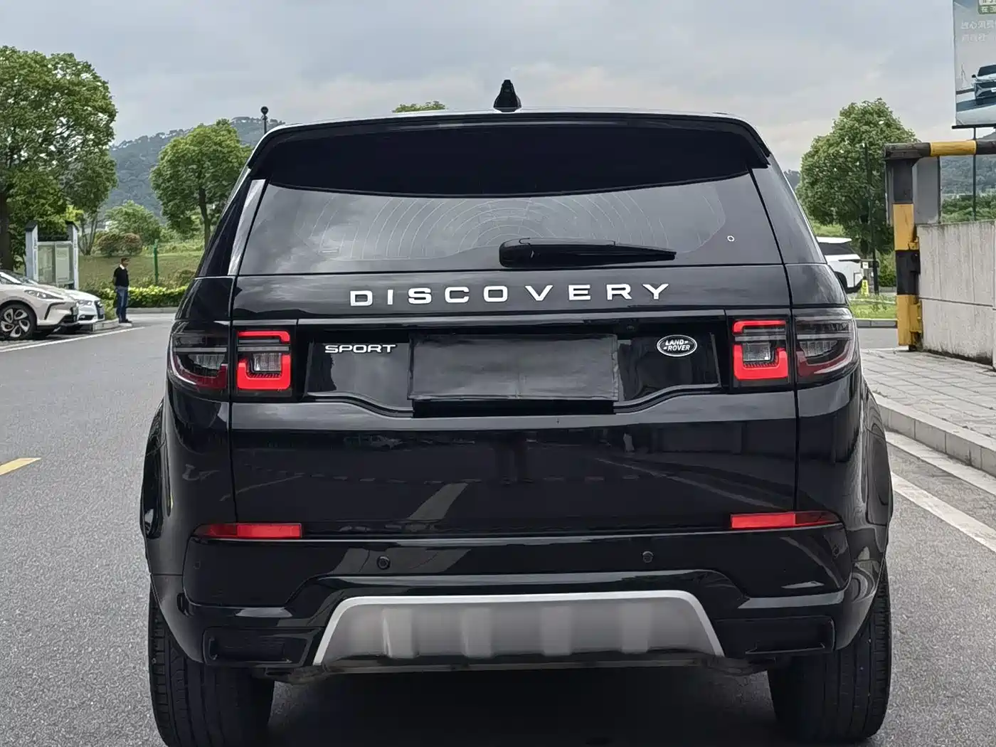Land Rover Discovery Sport 2024 Luxury Custom Edition фото 4