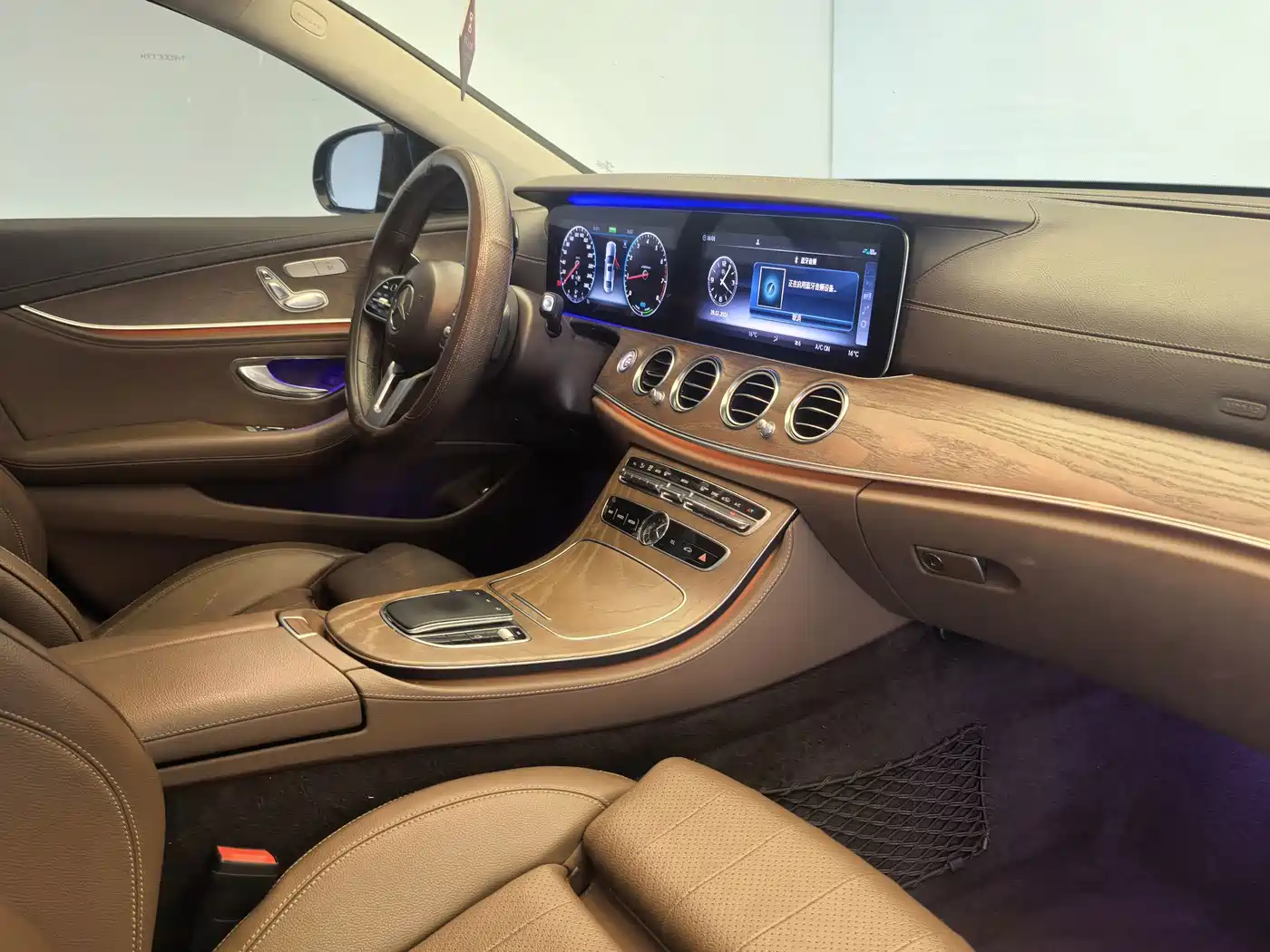 Mercedes-Benz E-Class, миниатюра 13
