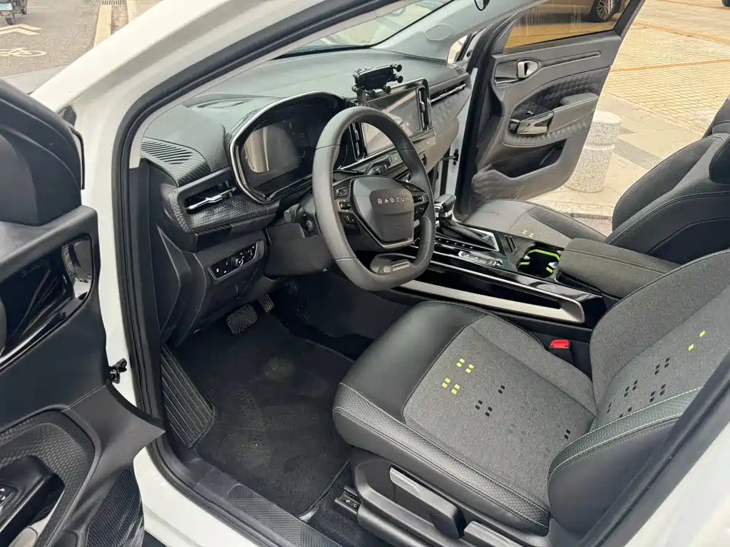 Baojun RM-5 2020 2019 1.5T CVT 24-hour Online Elite 6-seater