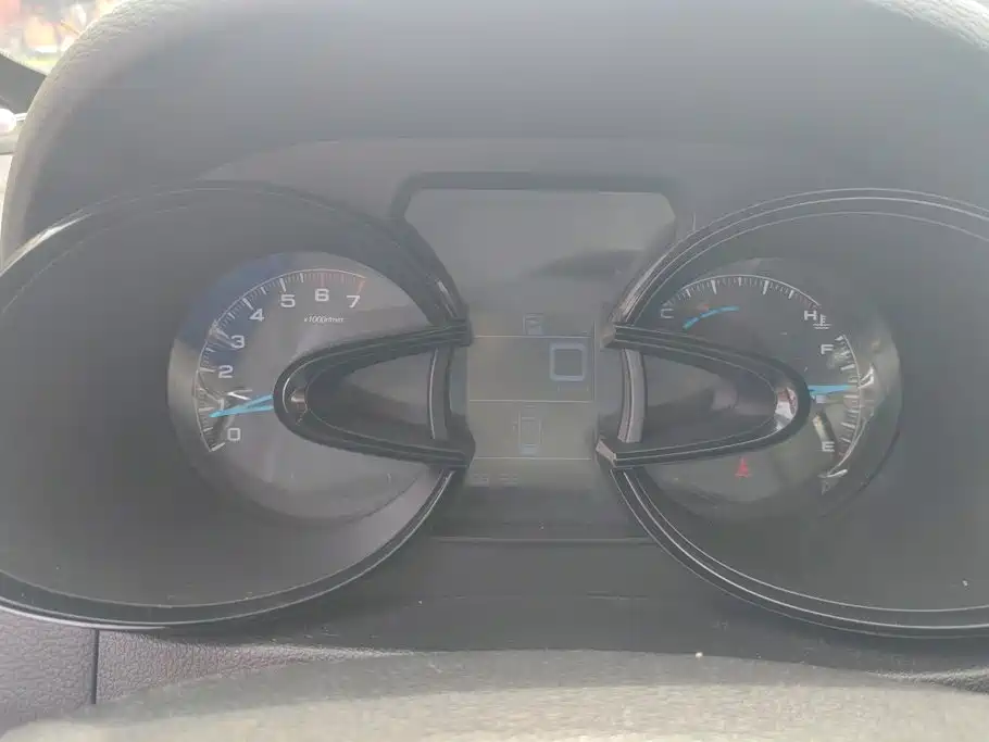 Dongfeng Aeolus Dongfeng Fengshen AX7 2015 2015 2.0L Automatic Smart Ease