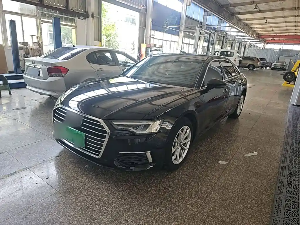 Фото 2 - Audi A6L