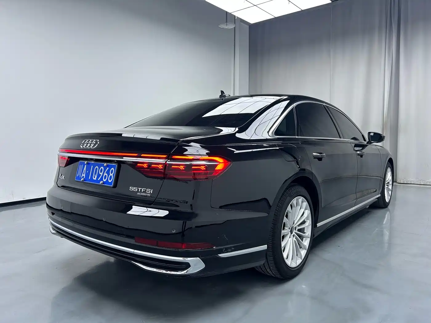 Audi A8 2023 A8L 45 TFSI quattro Luxury фото 16