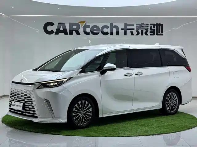 Lexus LM 2023 500h 6-Seater Prestige Edition