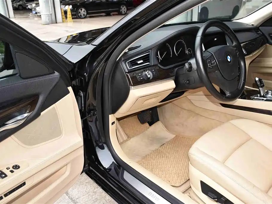BMW 7 Series 2011 730Li Elegance фото 6