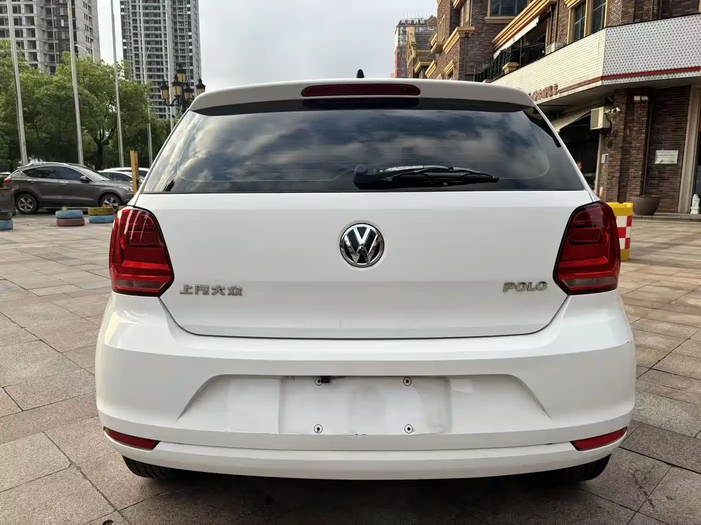 Volkswagen Polo 2016 1.4L Automatic Trend фото 6
