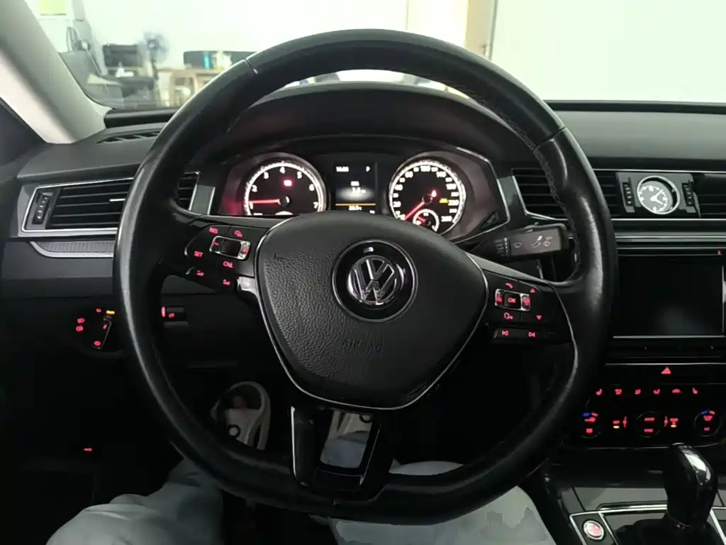 Photo 7 - Volkswagen Passat