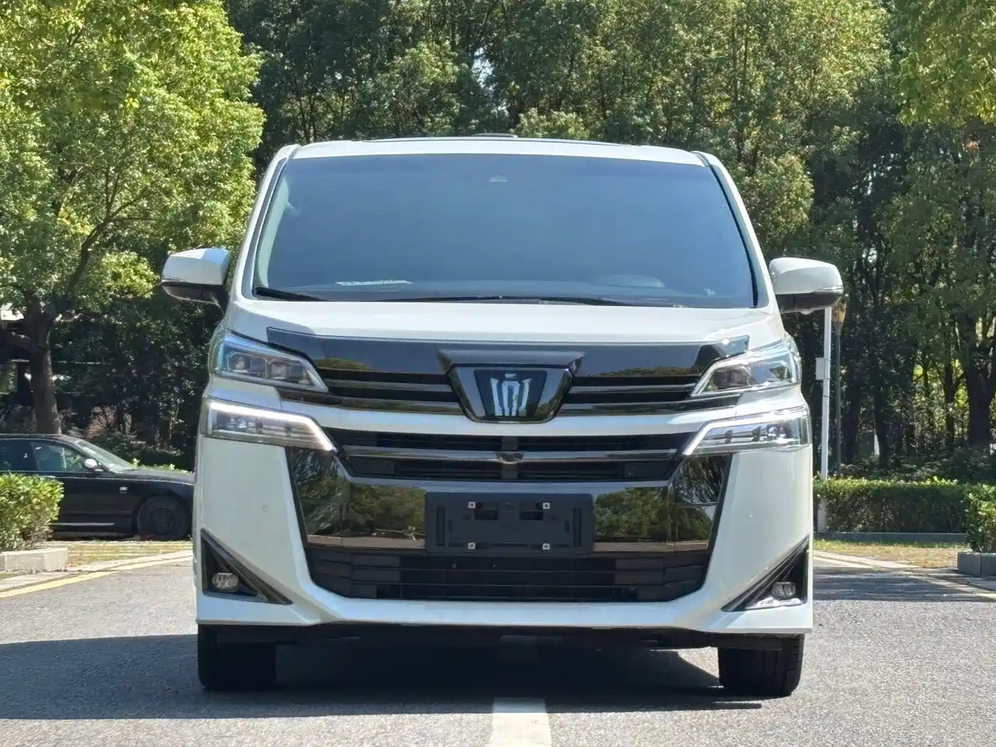 Toyota Vellfire 2023 Crown Hybrid 2.5L HV Premium фото 2