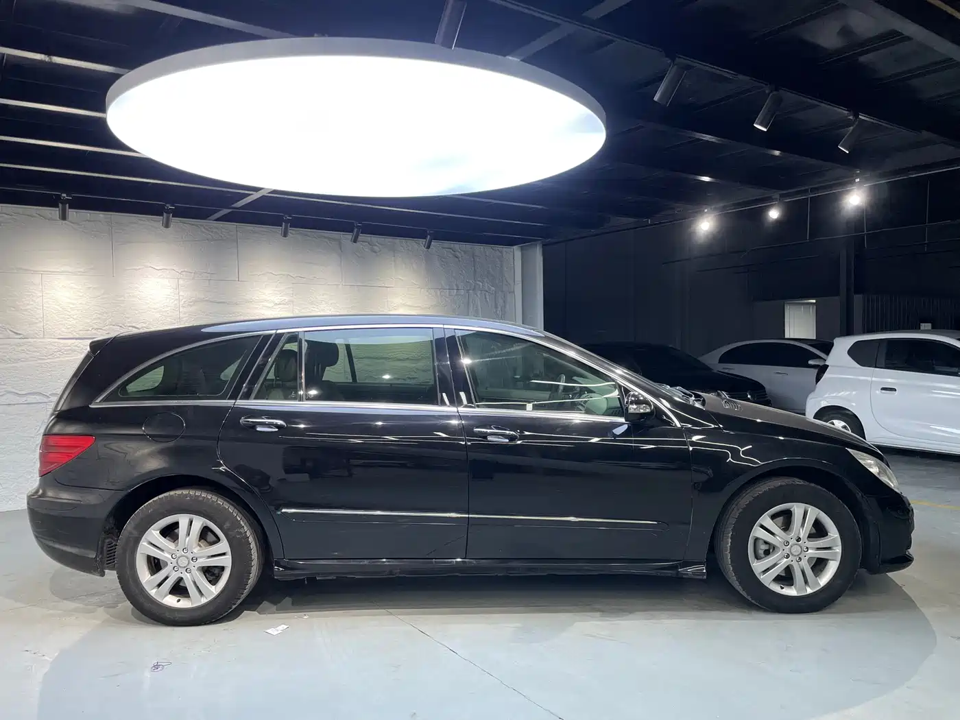 Mercedes-Benz R-Class 2009 Model R 300 L Business Version фото 4