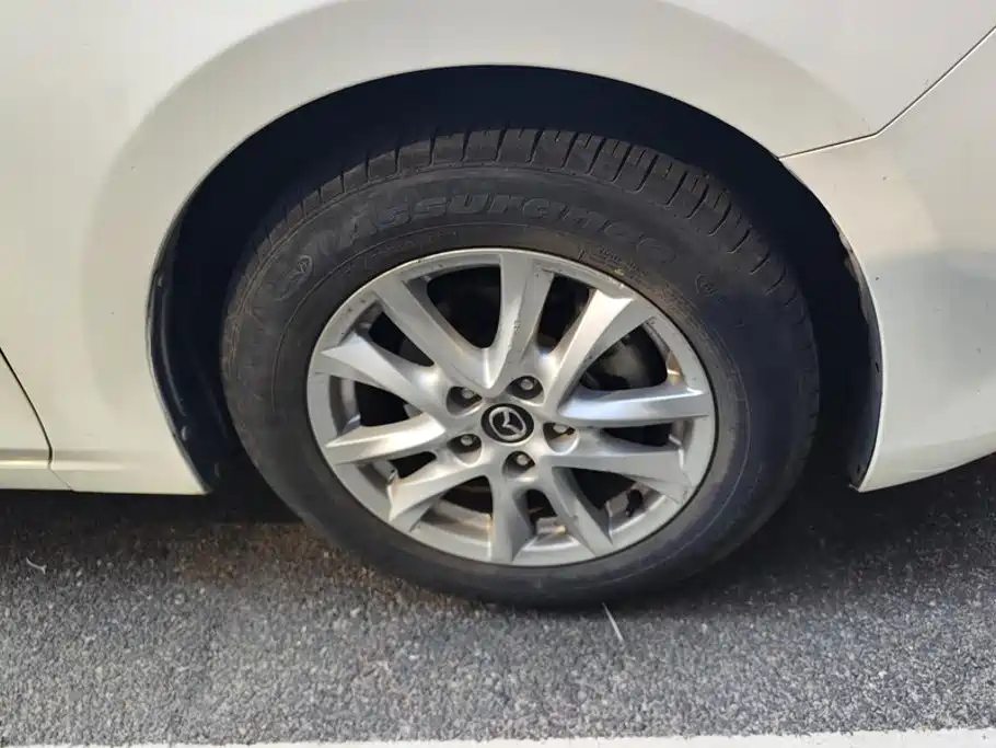 صورة 6 - Mazda Mazda 3