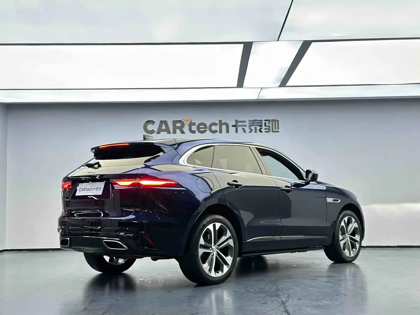 Jaguar F-PACE 2021 340PS R-Dynamic SE фото 3
