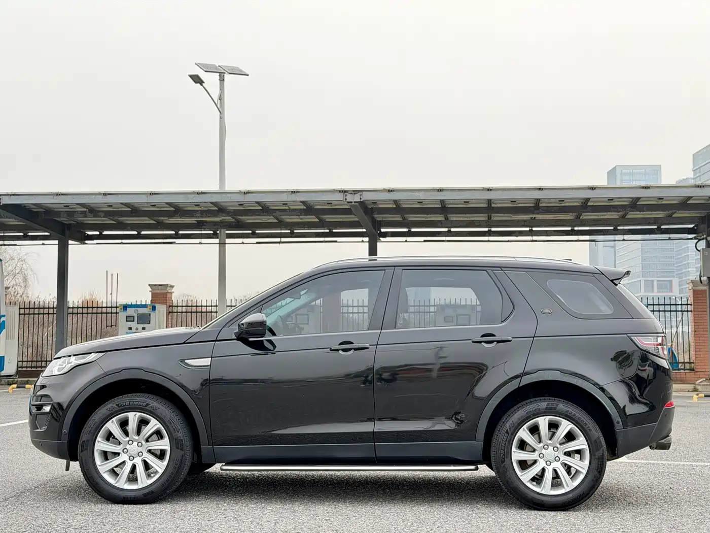Land Rover Discovery Sport 2018 240PS SE Edition фото 8