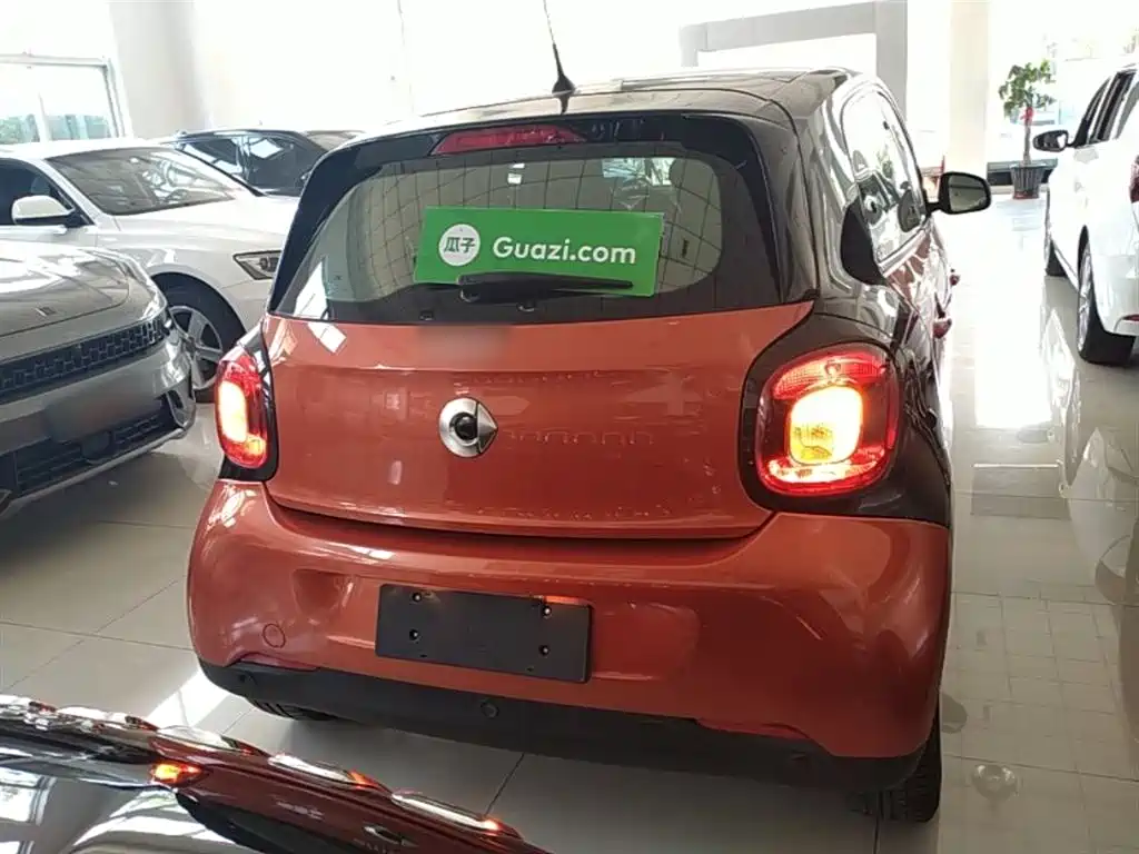 smart forfour 2018 2018 1.0L 52kW Passion Edition