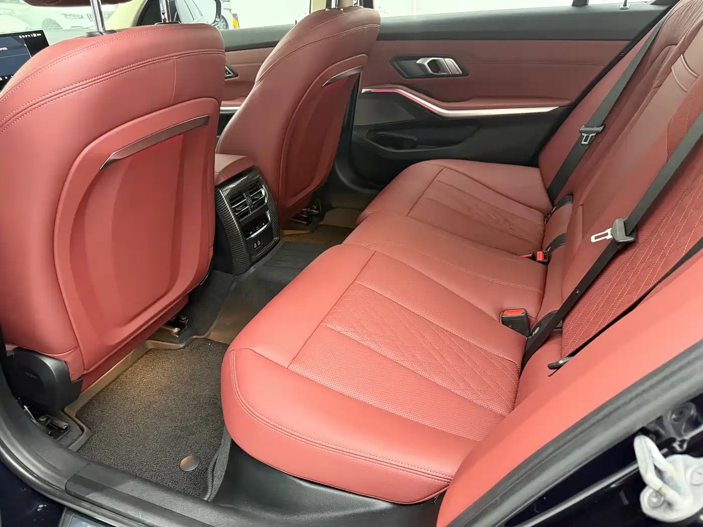 BMW 3 Series 2024 325Li M Sport Package фото 10