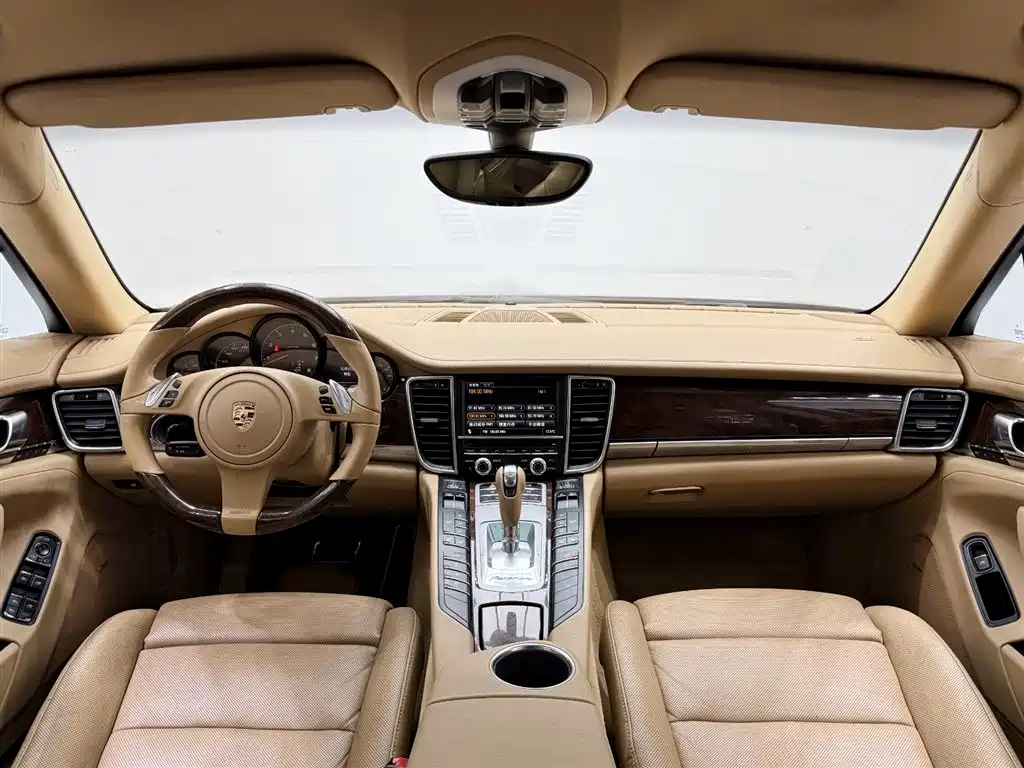Porsche Panamera 2010 Panamera 4 3.6L фото 12