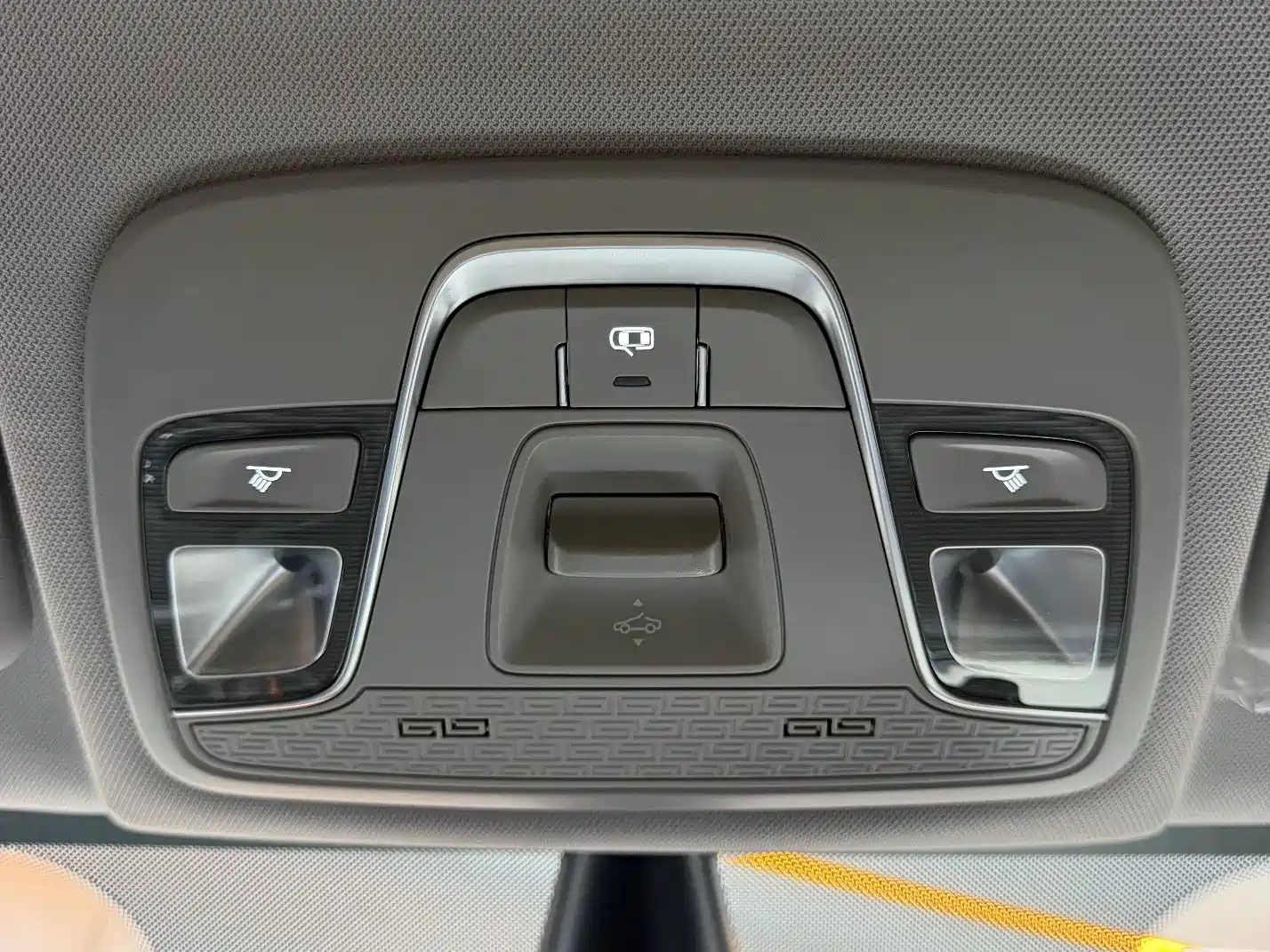 Фото 11 - Geely Vision X3