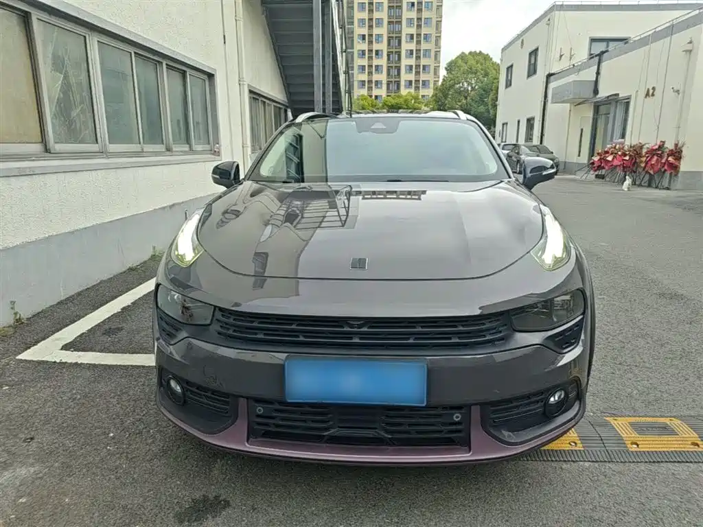 Lynk & Co 02 2020 1.5T DCT 2WD Shine Pro Edition фото 3