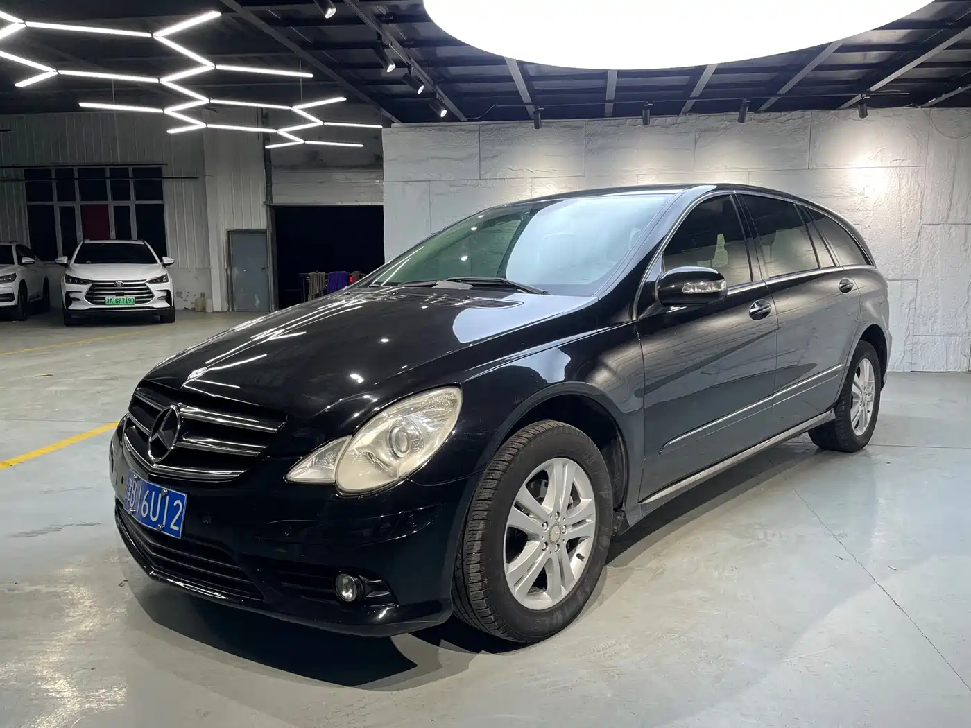 Mercedes-Benz R-Class 2009 Model R 300 L Business Version