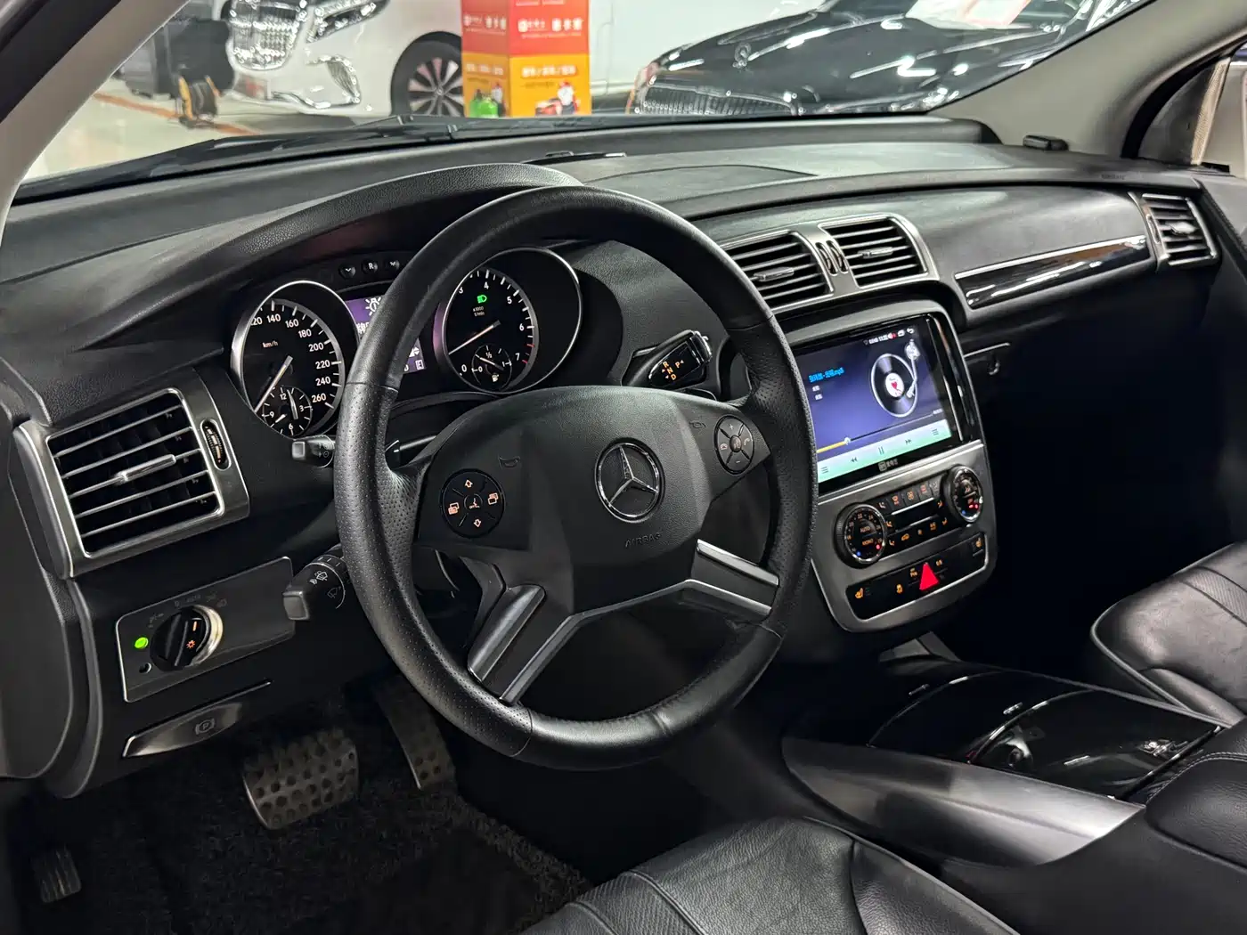 Mercedes-Benz R-Class 2017 R 320 4MATIC Business Collector's Edition фото 9