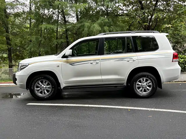 Toyota Land Cruiser 2007 4.7L Automatic VX-R — фото 3