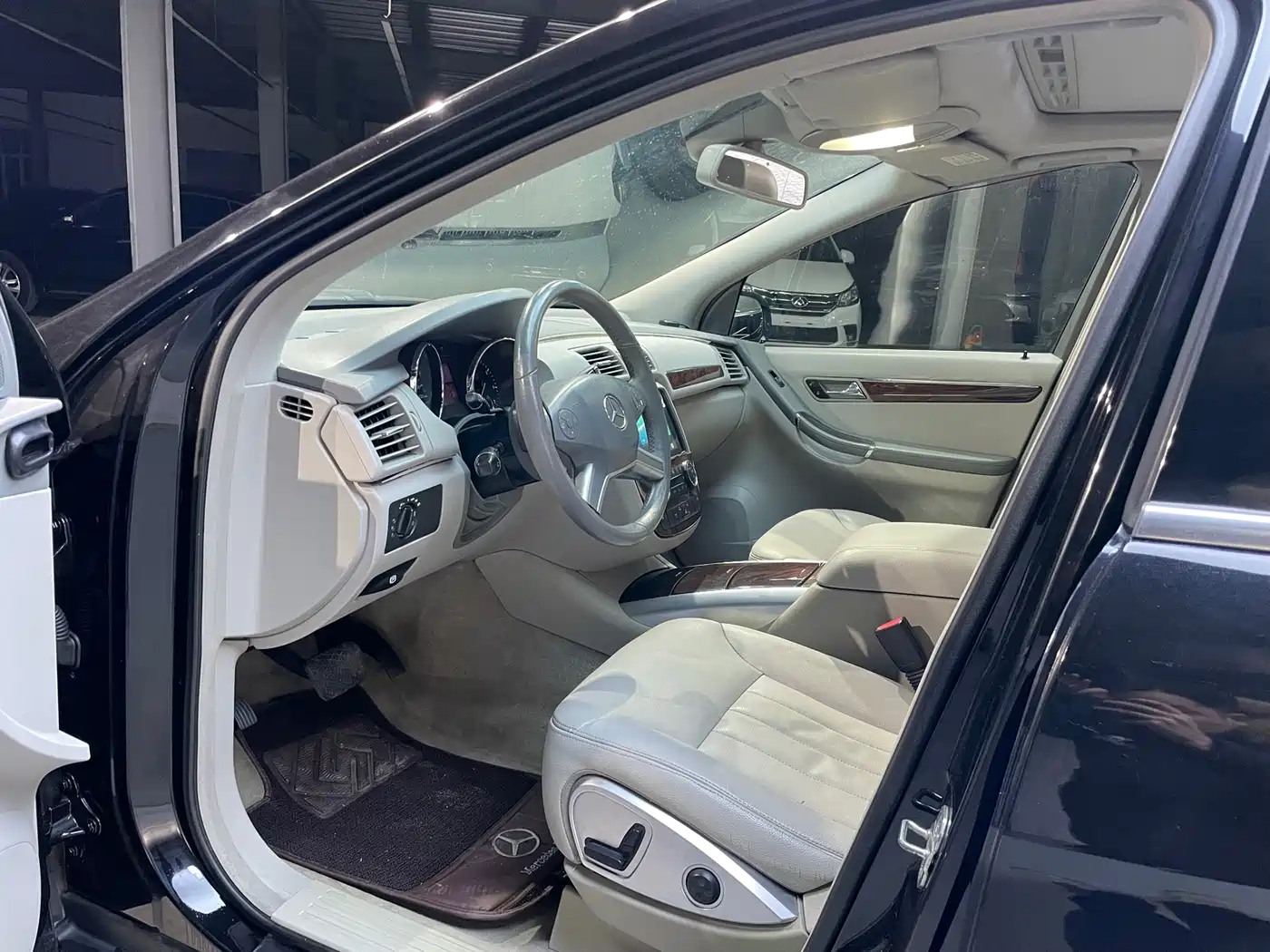 Mercedes-Benz R-Class 2009 Model R 300 L Business Version фото 6