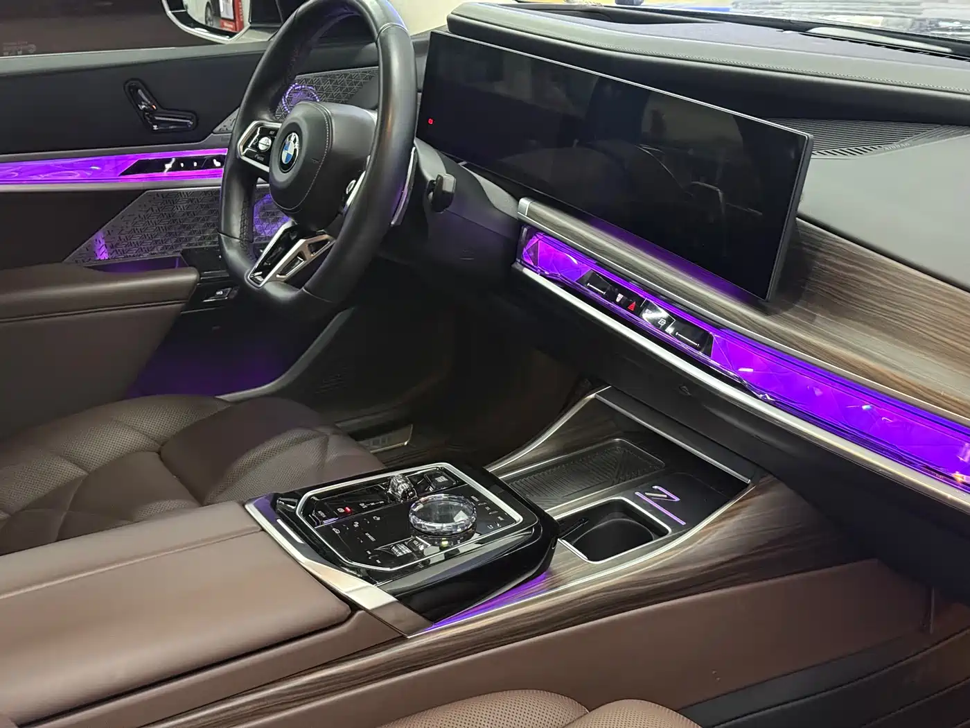 BMW 7 Series 2023 Model 740Li Leading M Sport Package фото 16