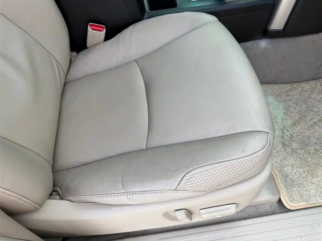 Toyota Prado 2010 4.0L Automatic TX-L фото 30