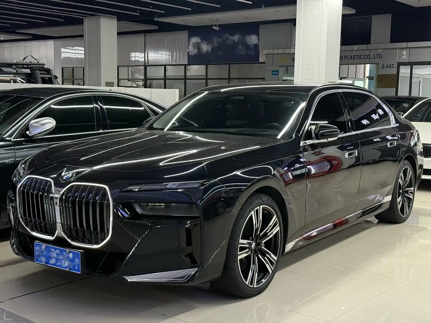 BMW 7 Series 2023 Model 740Li Leading M Sport Package