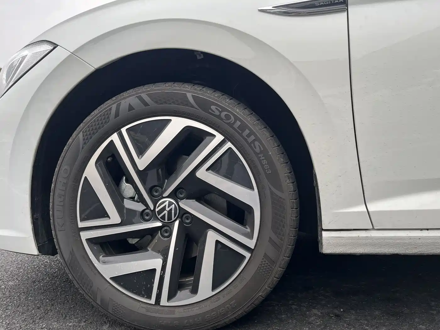 VOLKSWAGEN SAGITAR