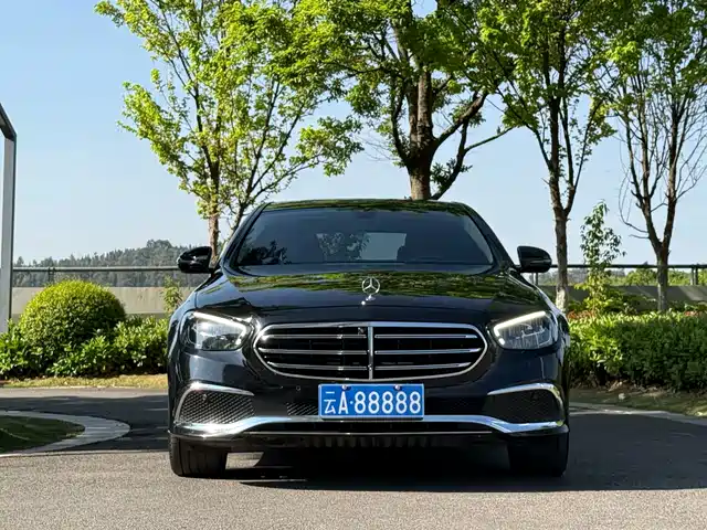 Mercedes-Benz E-Class 2022