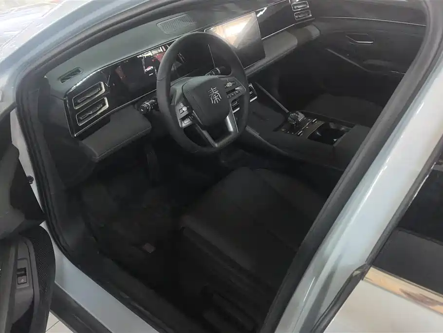 BYD Qin L 2025 DM-i Smart Drive Edition 80KM Leading фото 9