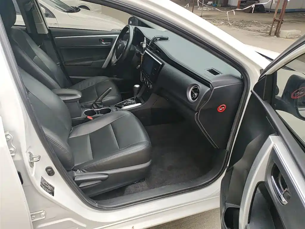 Toyota Corolla 2017 Facelift 1.2T S-CVT GL-i фото 25