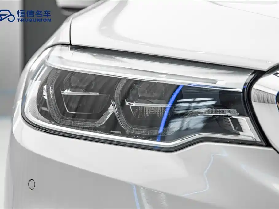 BMW 5 Series 2018 525Li M Sport Package фото 10