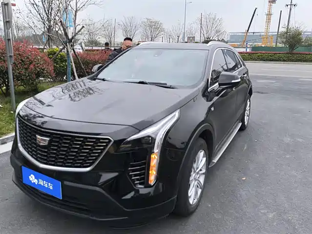 CADILLAC XT4