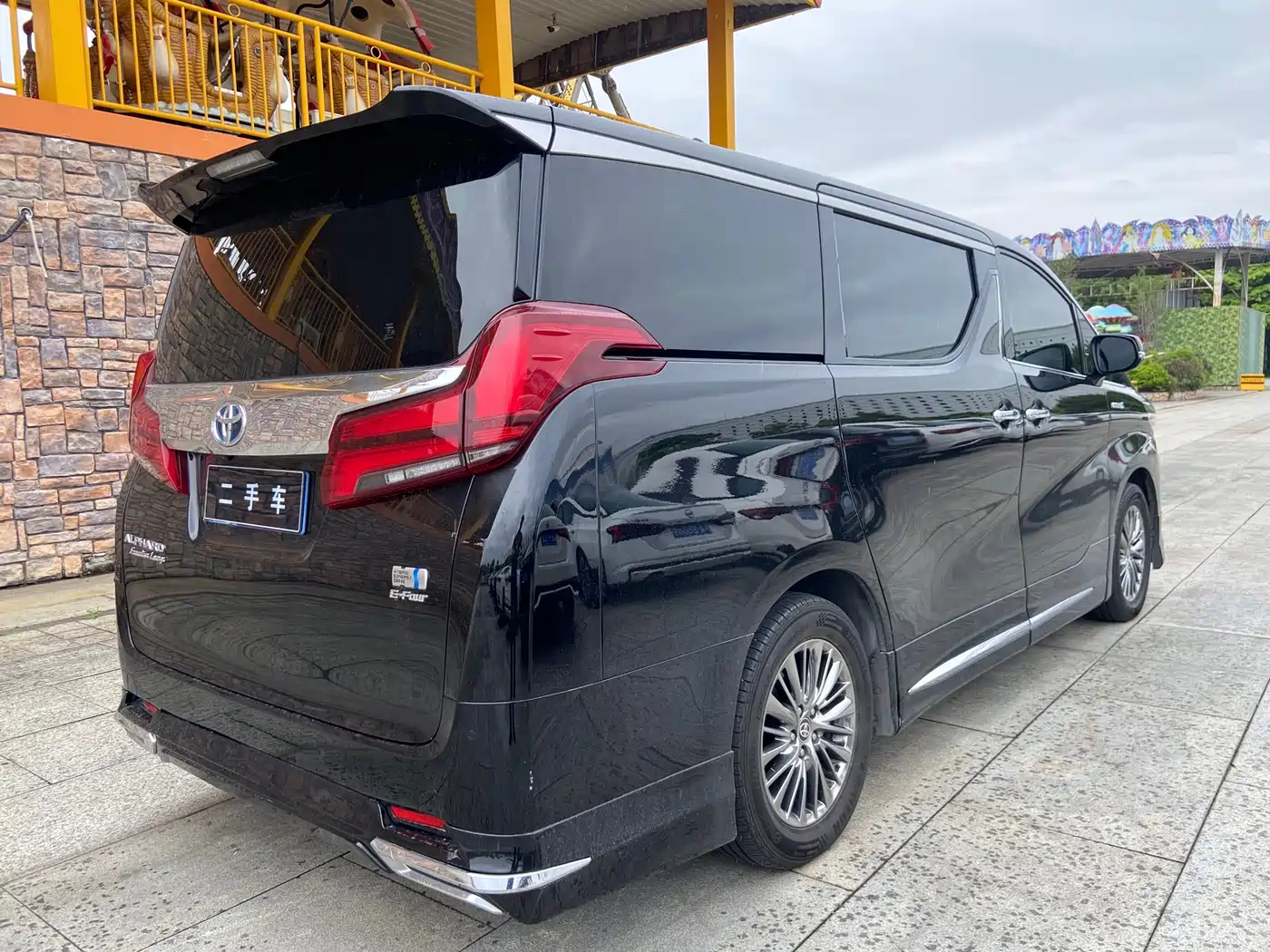 Toyota Alphard 2021 Hybrid 2.5L Premium фото 6