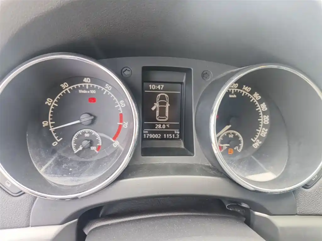 Škoda Yeti 2014 1.4TSI Manual Polar фото 12