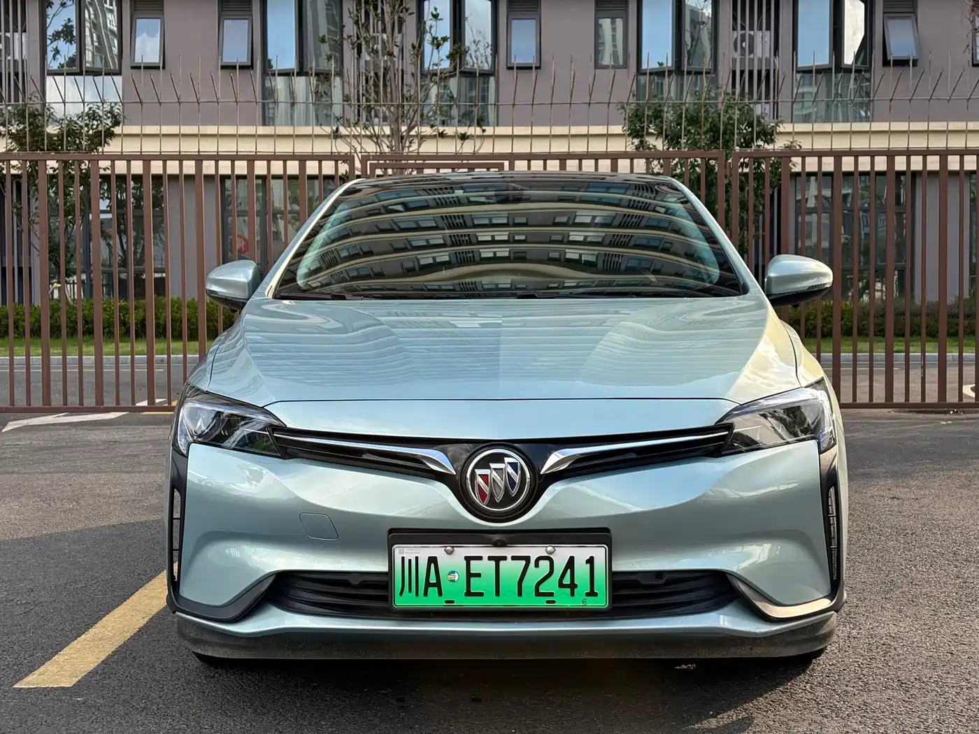 Photo 2 - Buick Velite 6