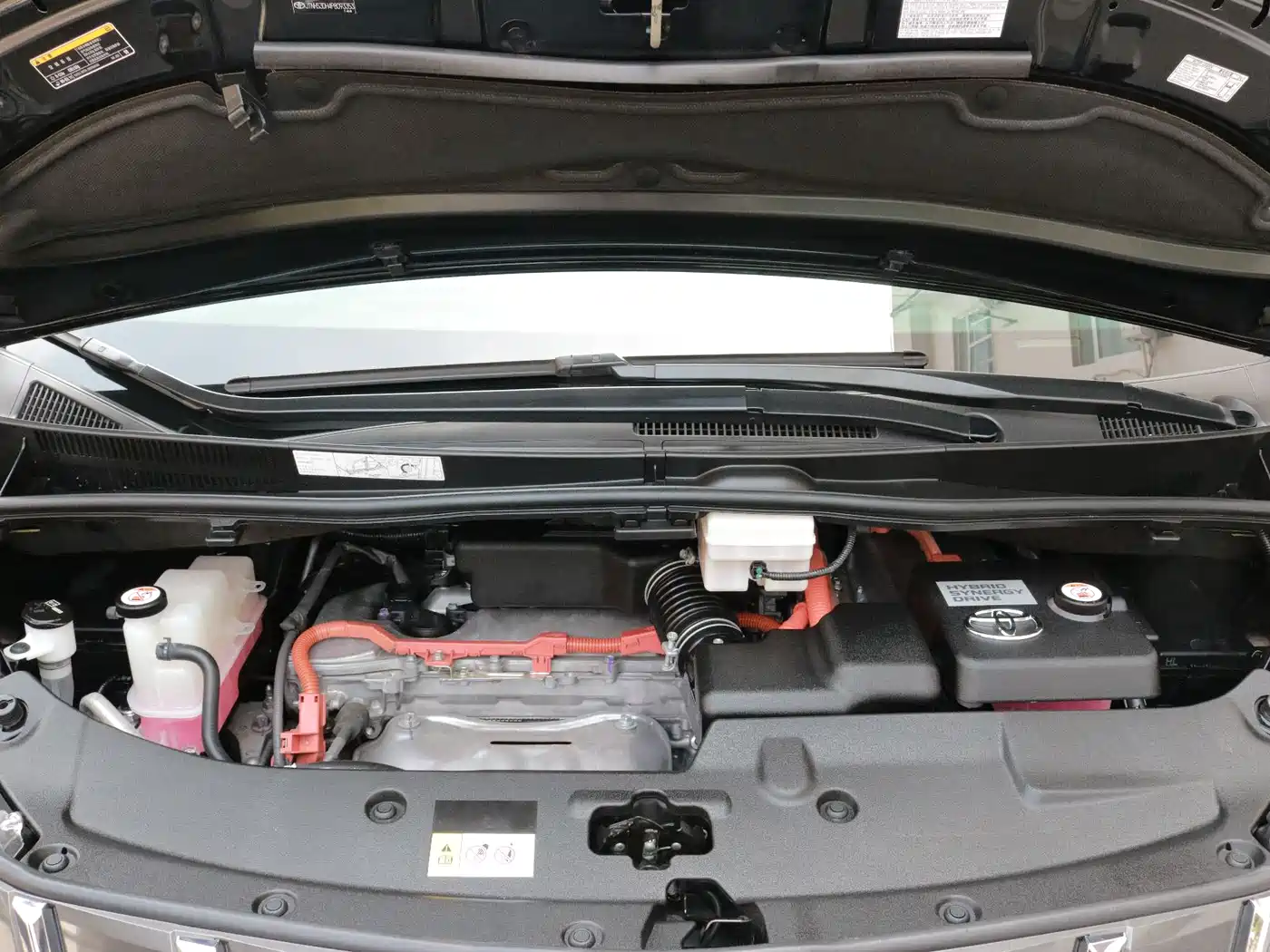 Toyota Alphard 2021 Hybrid 2.5L Luxury фото 18