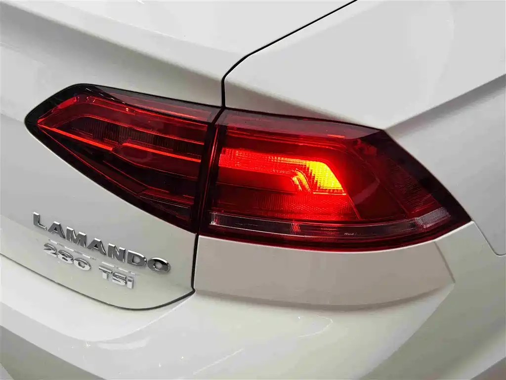 Volkswagen Lamando 2015 280TSI DSG Comfort фото 12