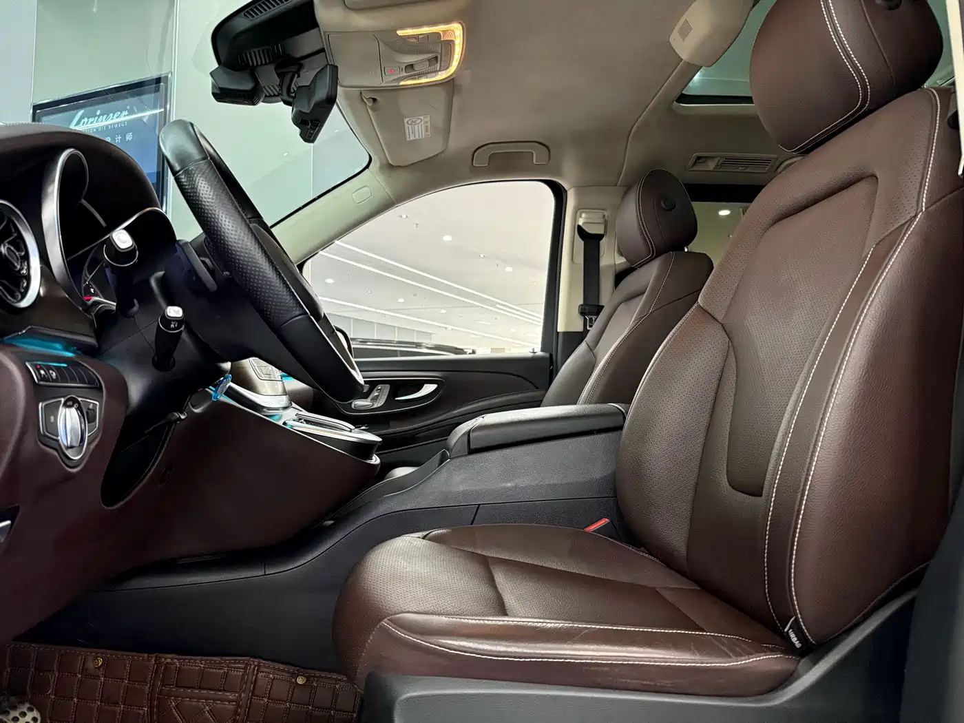 Mercedes-Benz V-Class 2022 V 260 L Long Wheelbase Luxury Edition фото 13