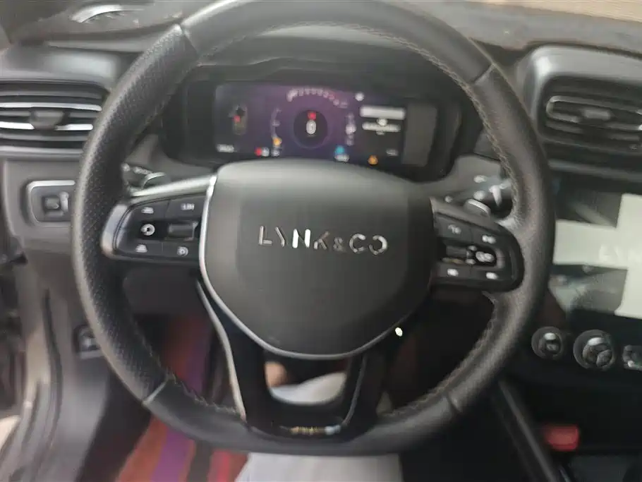Lynk & Co 03 2021 1.5TD DCT Jin Plus фото 15
